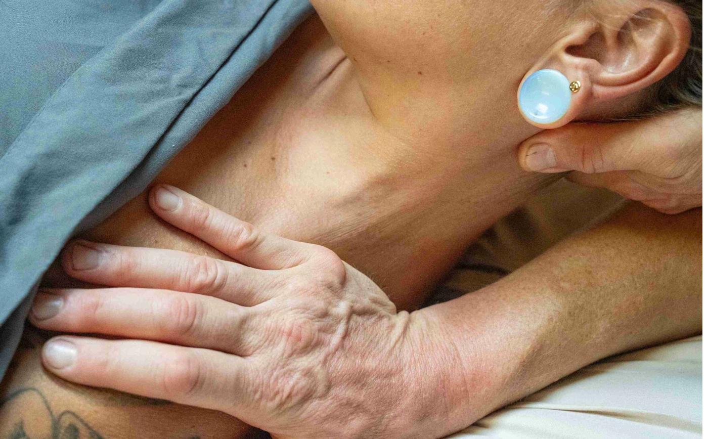 Cranial hold for stress relief